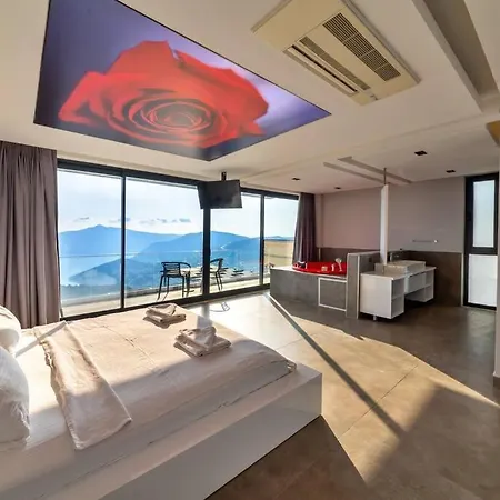 Deniz Manzarali Lueks Ayyildiz Villa Kas