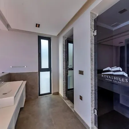 Deniz Manzarali Lueks Ayyildiz Villa *