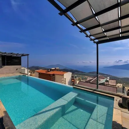 Deniz Manzarali Lueks Ayyildiz Villa *
